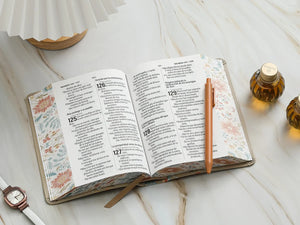 Biblia RVR60 035c PJR CP Flores crema Tamaño Compacto